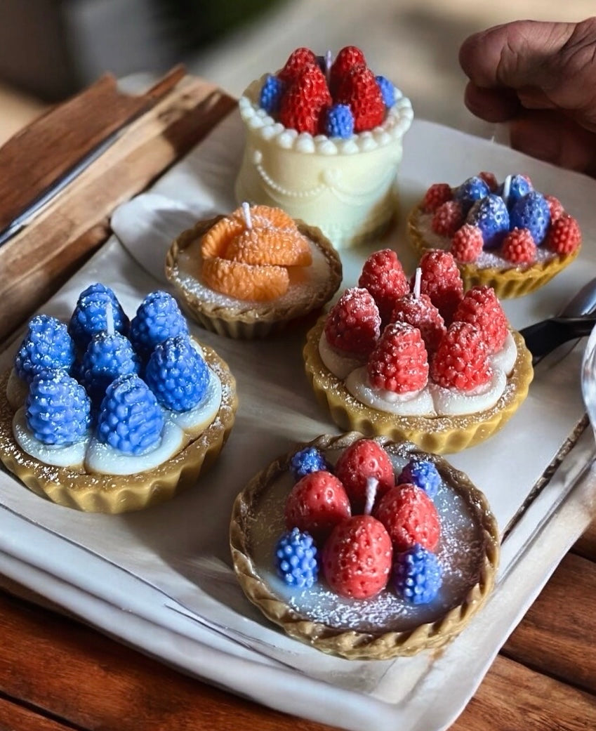 Cake with fruits and powder sugar