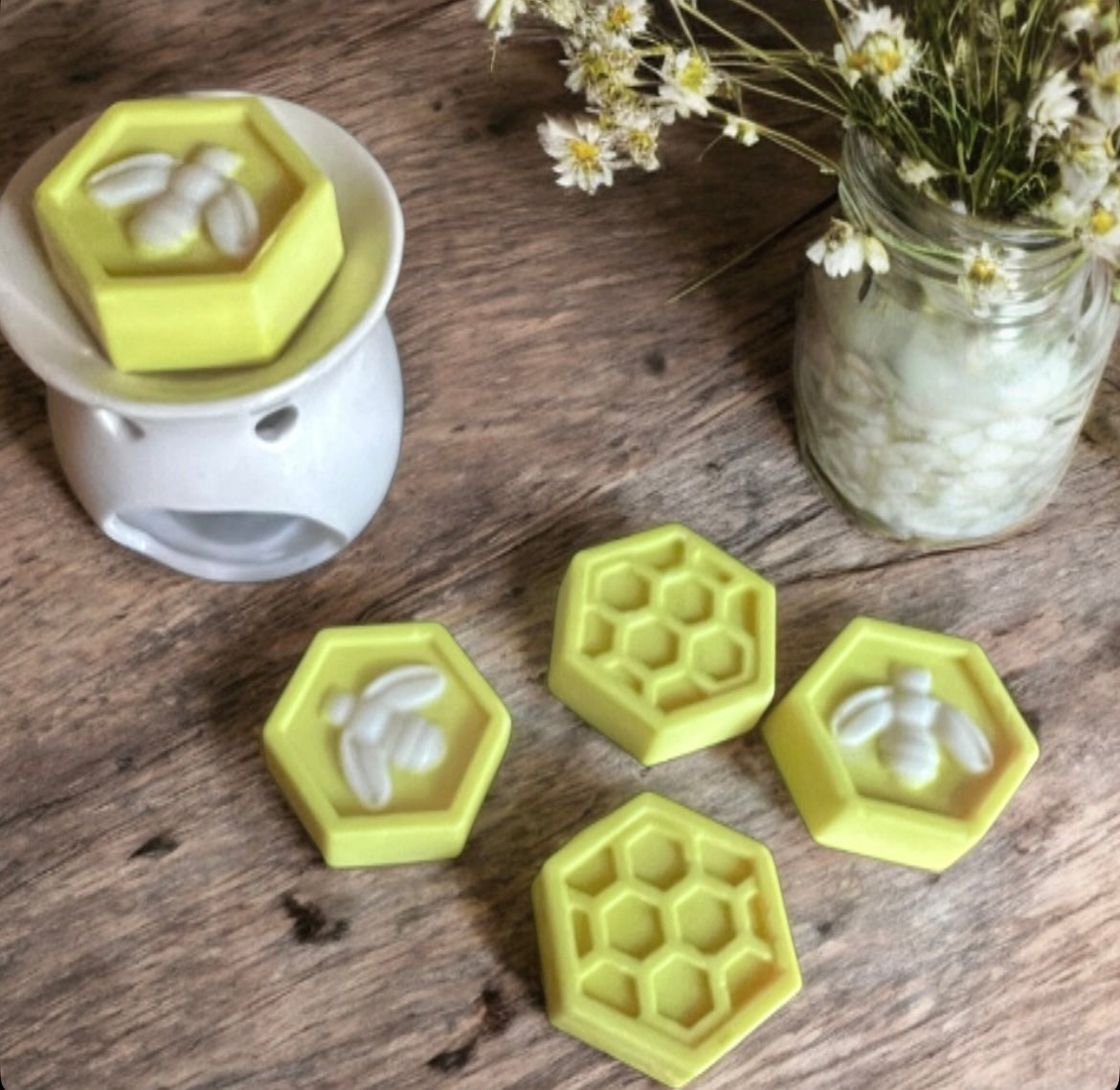 Bee-shaped wax melts (10 units)