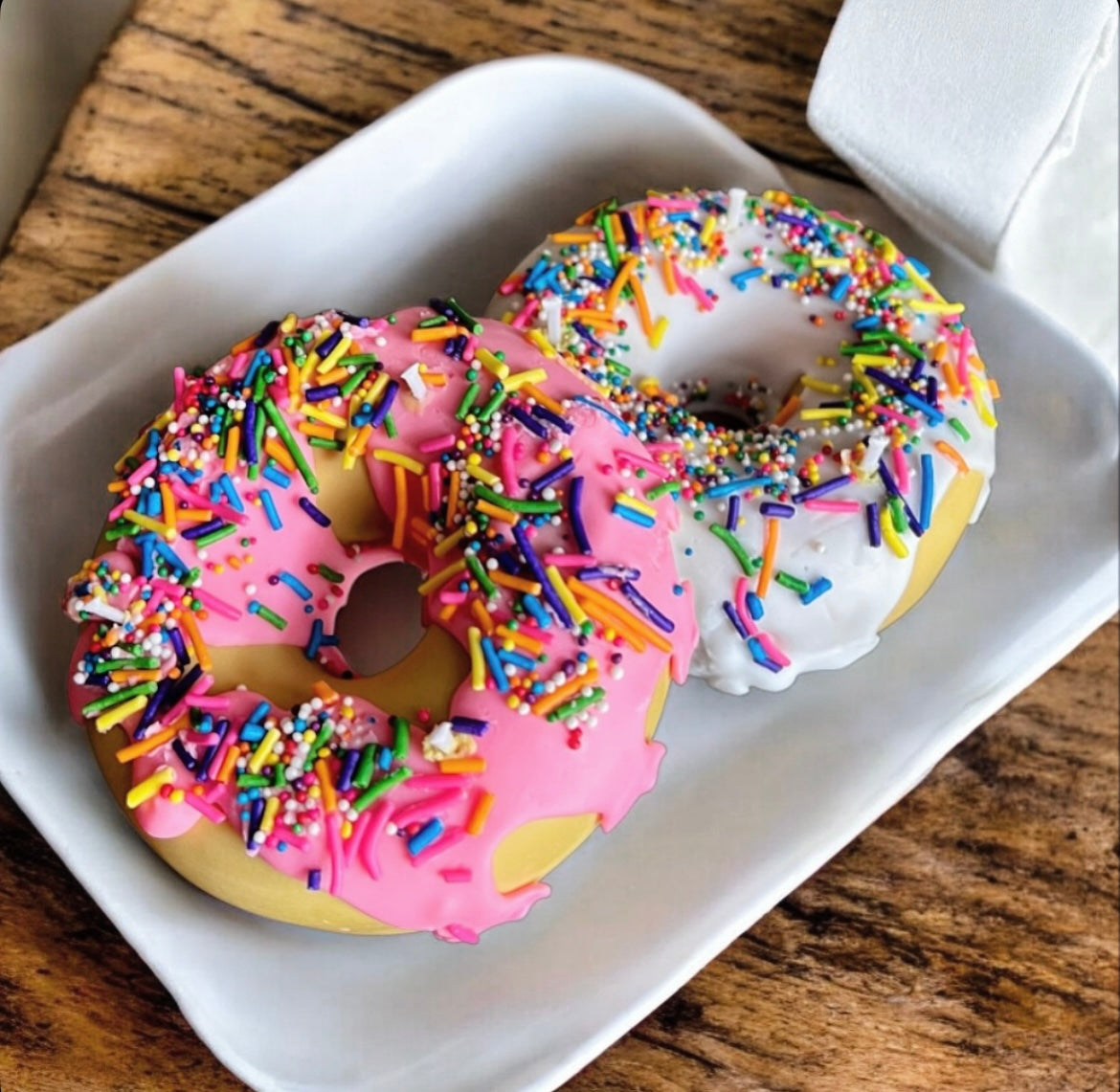 Sprinkled donut ( 1 unit)