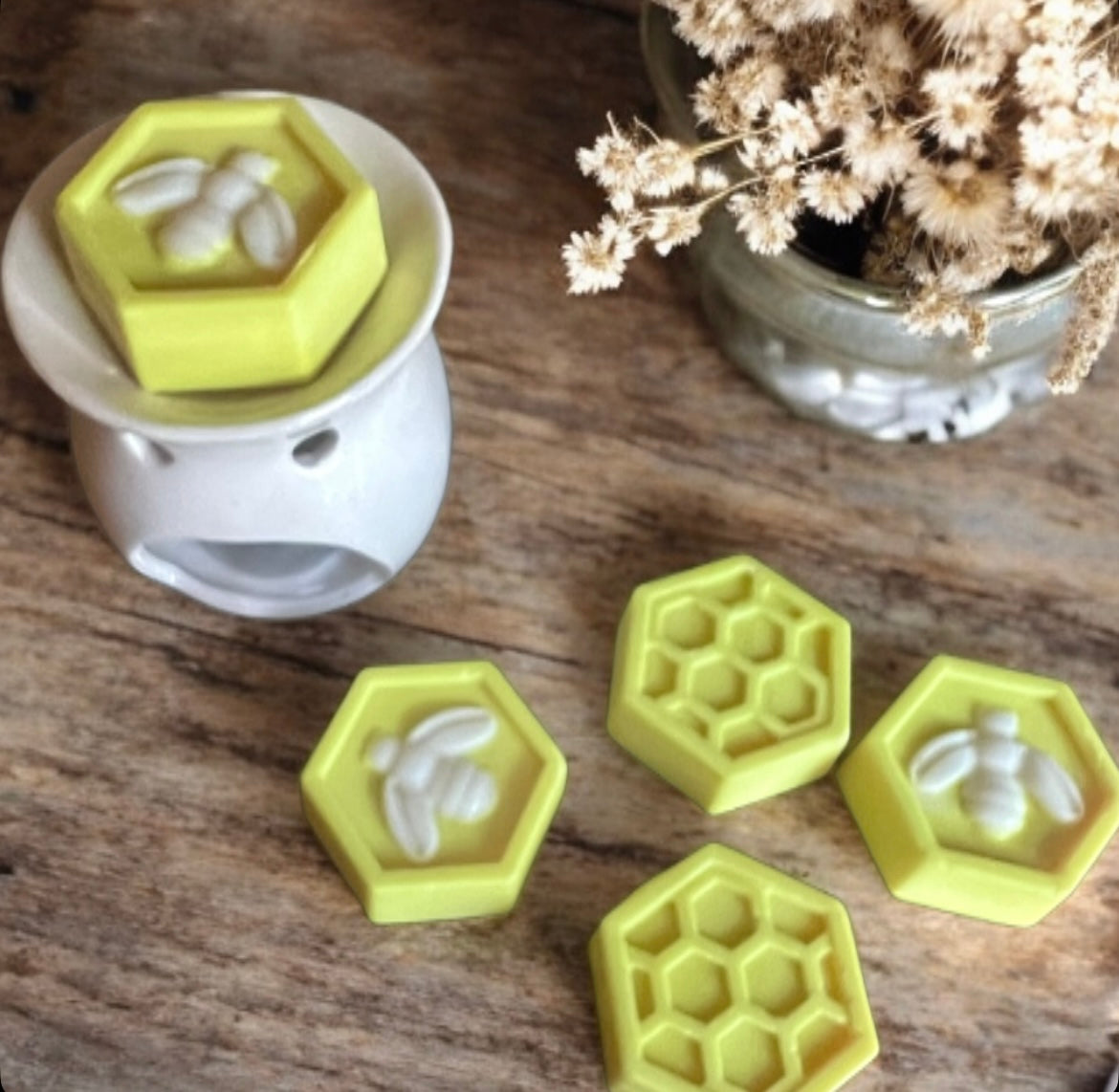 Bee-shaped wax melts (10 units)