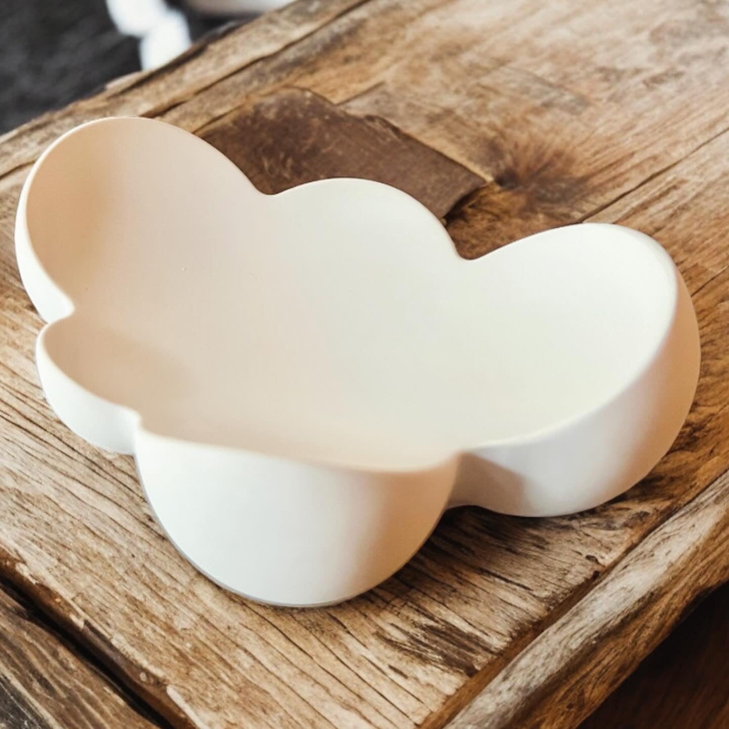 Cloud tealight base