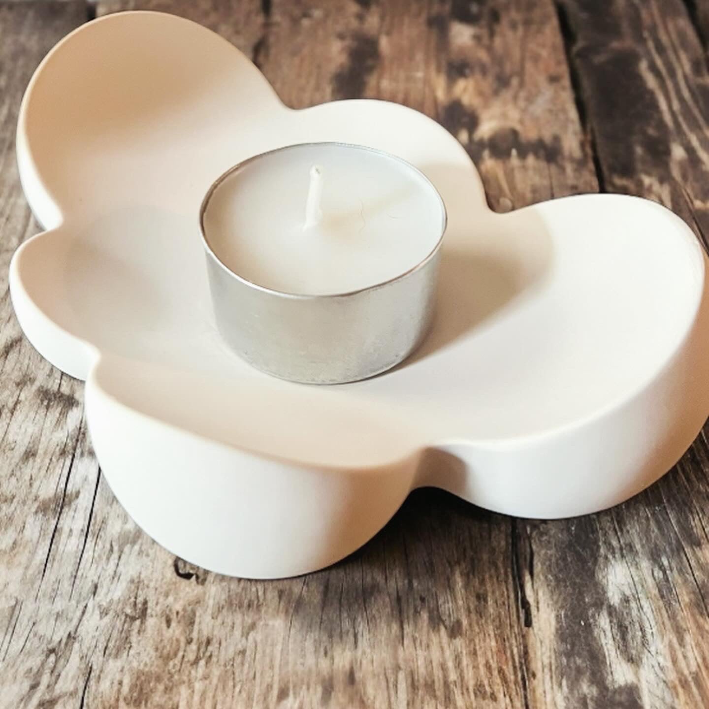 Cloud tealight base